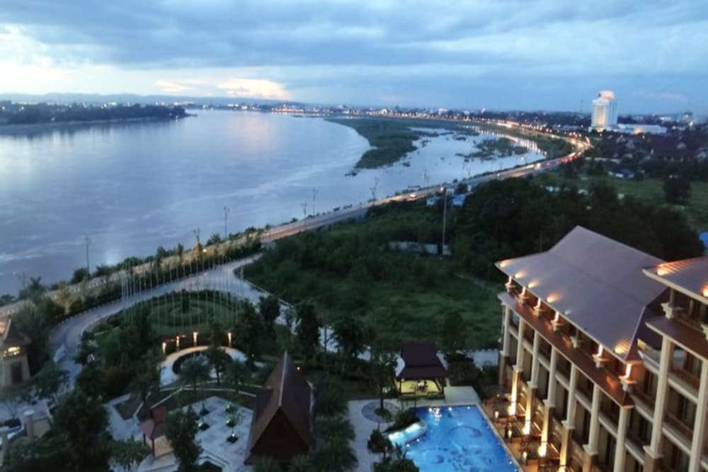 Landmark Mekong Riverside Hotel 2/44