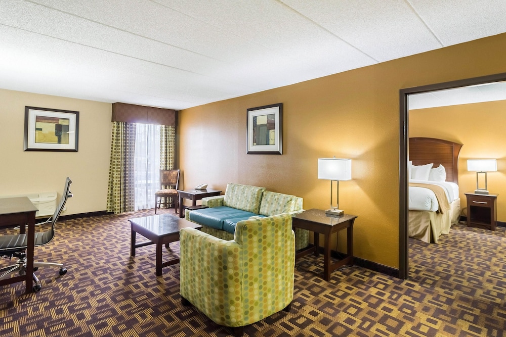 Quality Inn & Suites Arden Hills - Saint Paul North 19/37