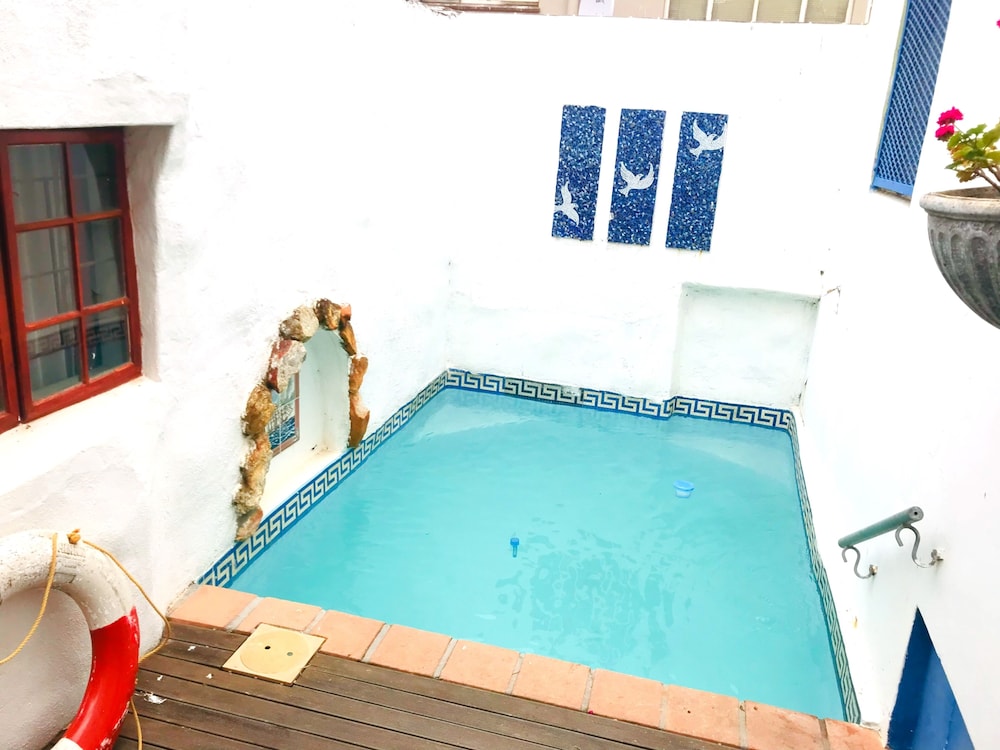 Athenian Villa 19/50