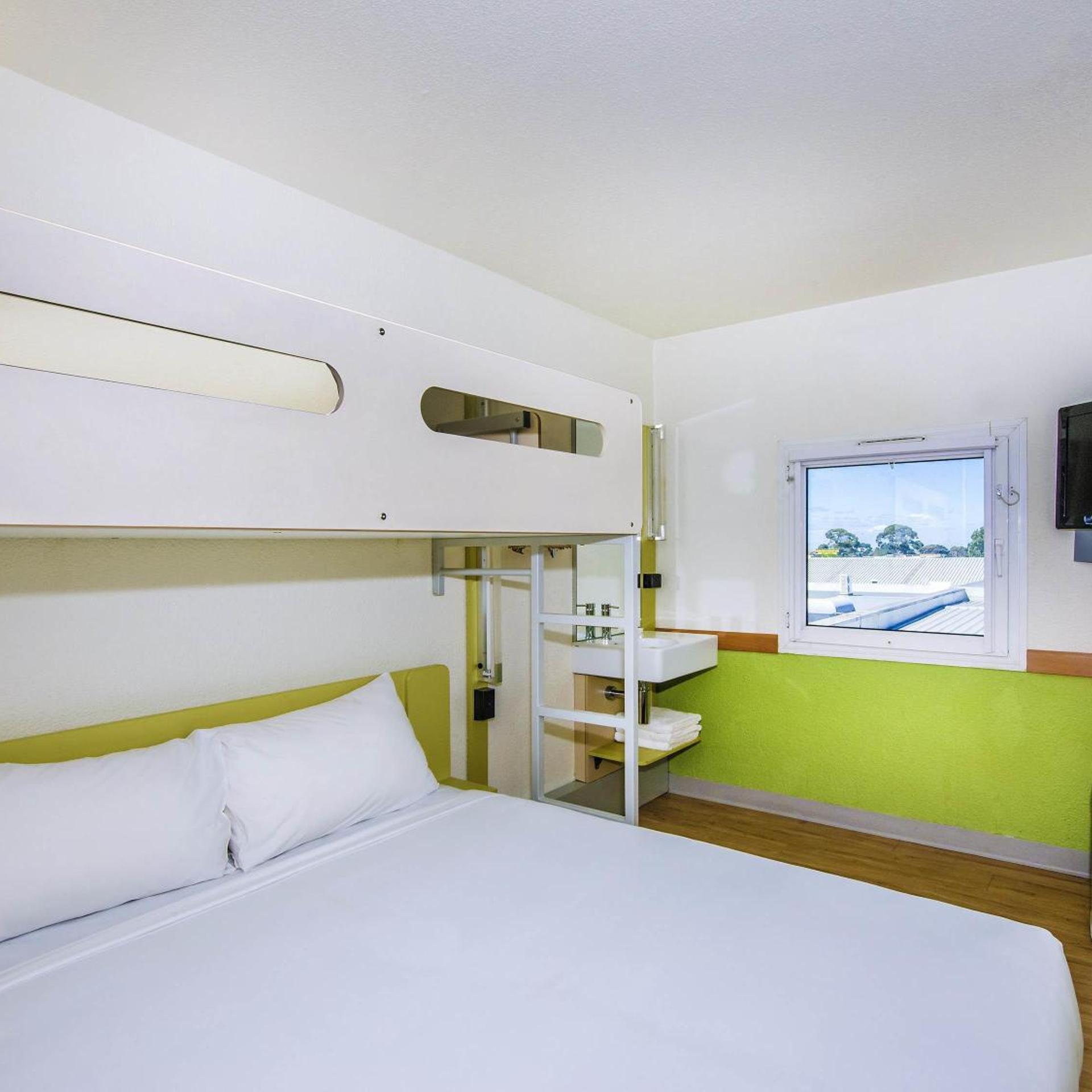 Room, Bunk Bed, Queen Bed