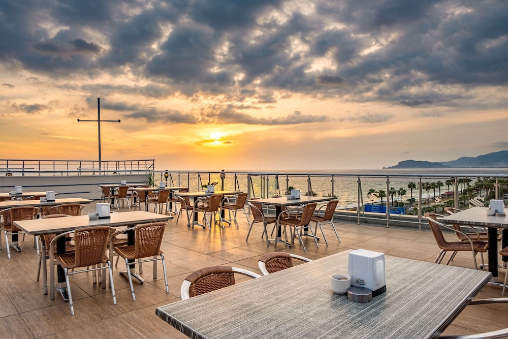 SENZA Grand Santana Hotel 50/63