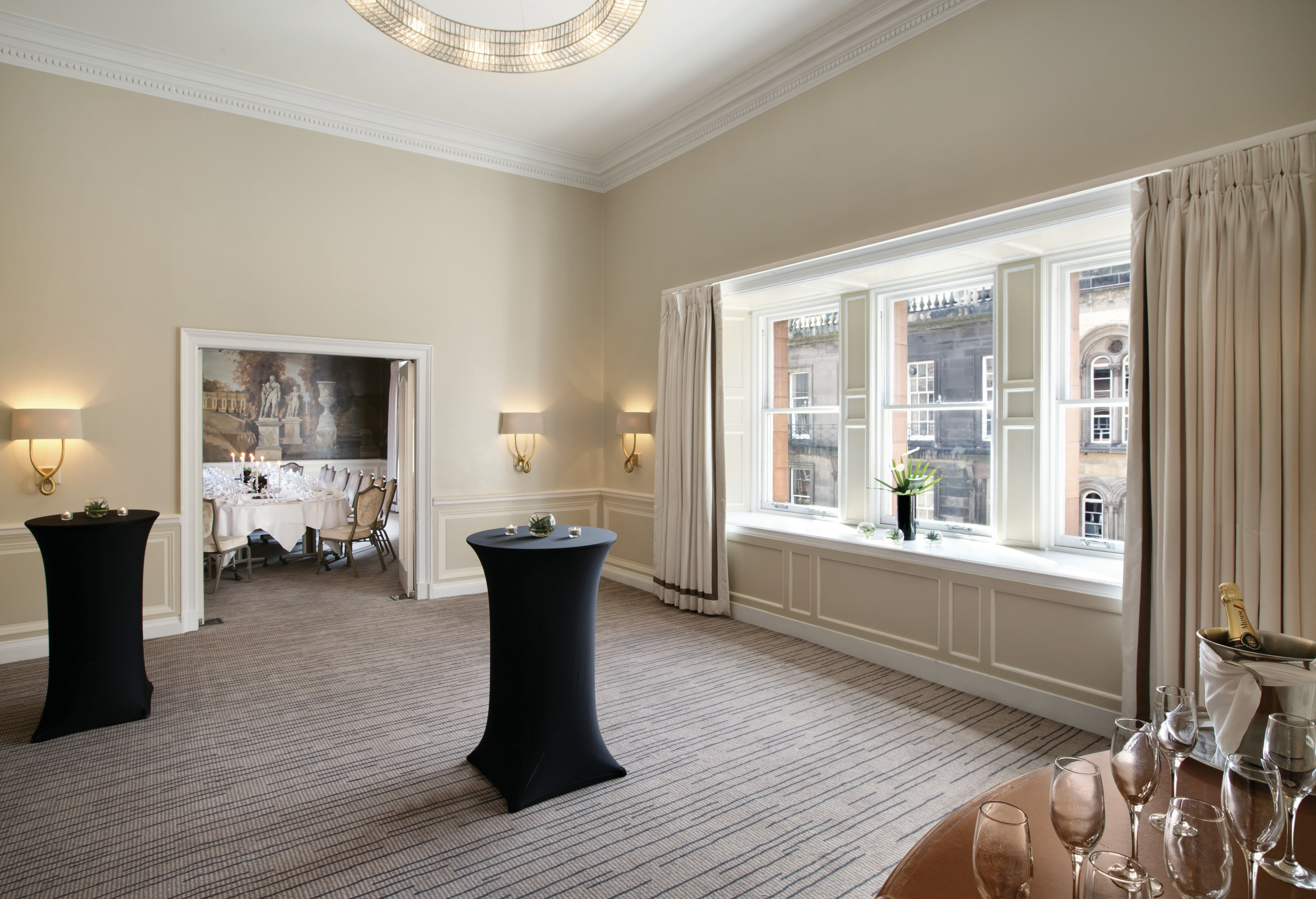 The Caledonian Edinburgh, Curio Collection by Hilton 32/60