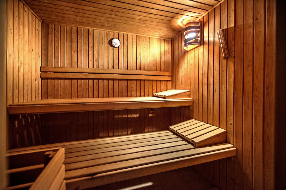 swimming pool spa