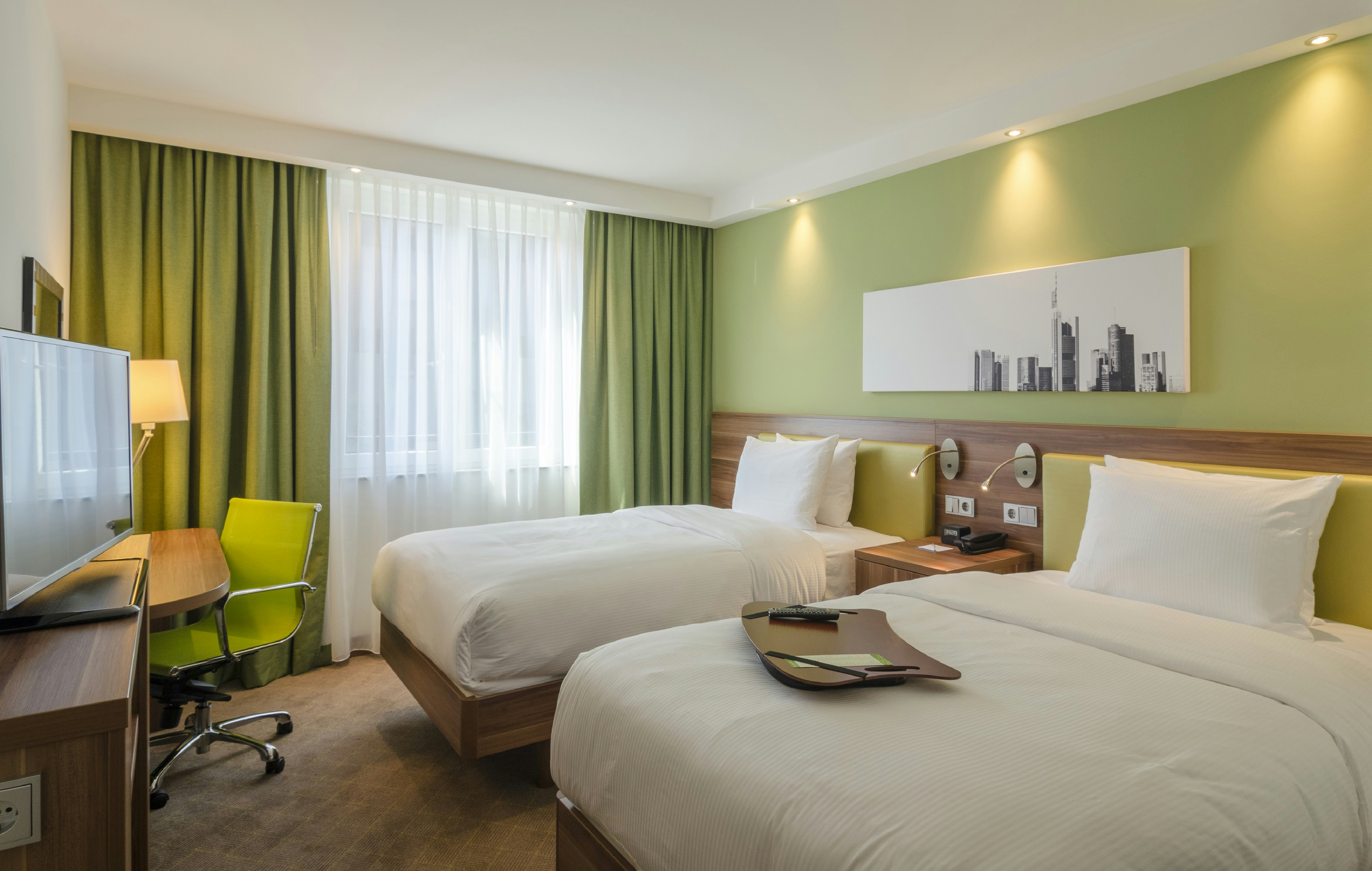 ROOM, TWIN BEDS
