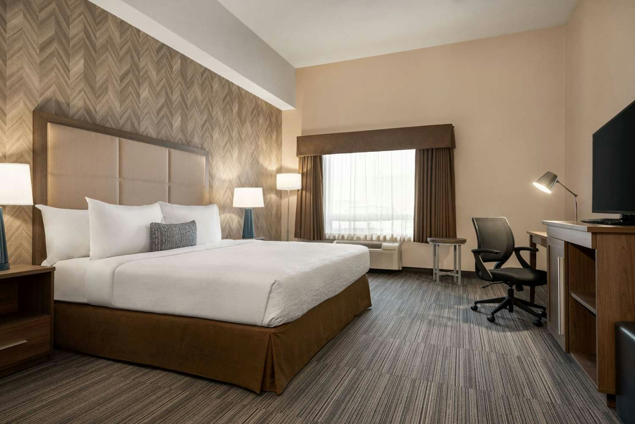 Canalta Airdrie Hotel 14/26
