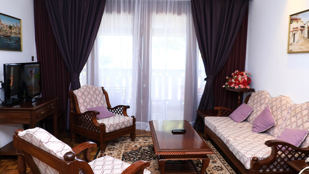 Travellers Beach Hotel and Club 29/50