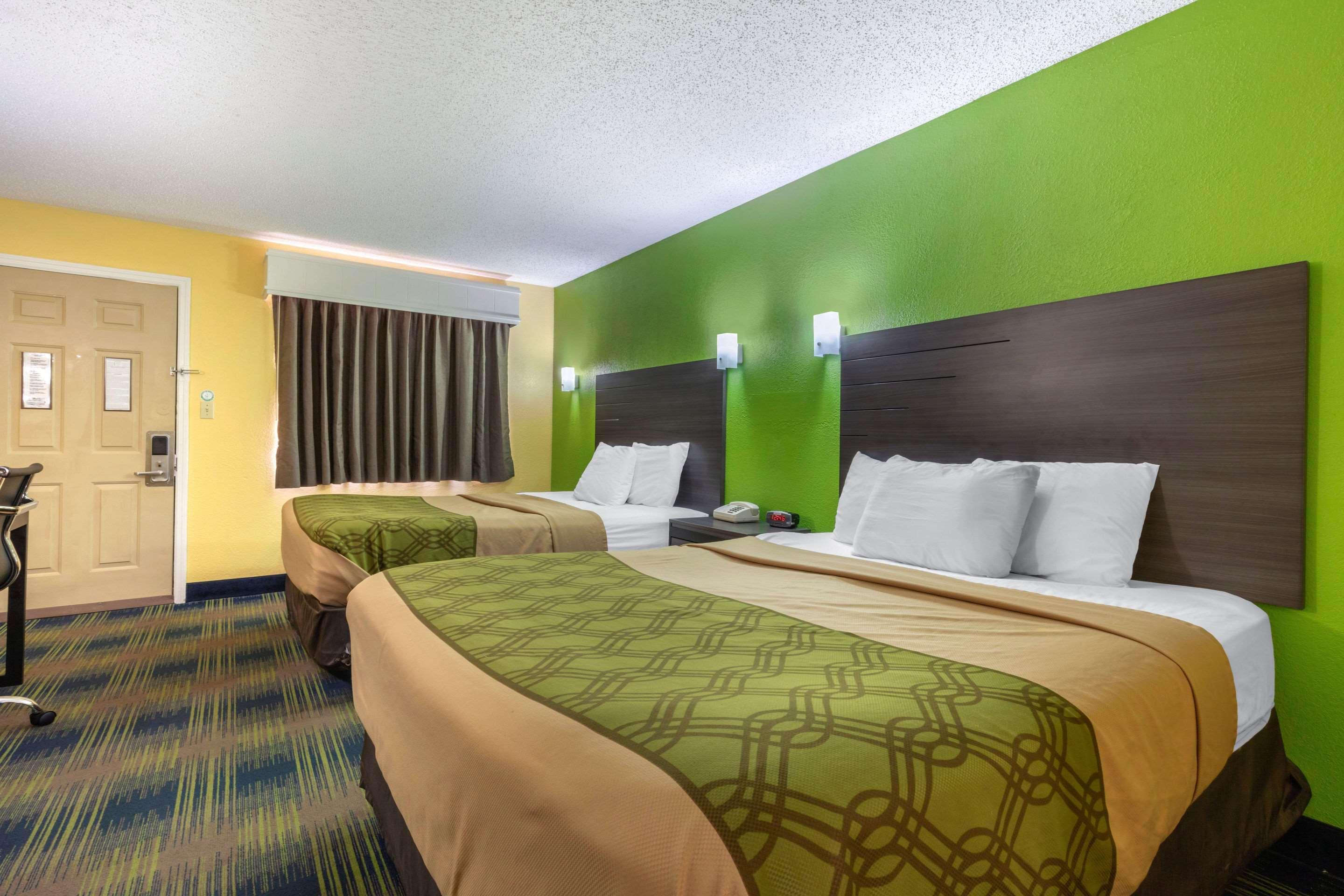 ROOM, 2 QUEEN BEDS, SMOKING, ACCESSIBLE