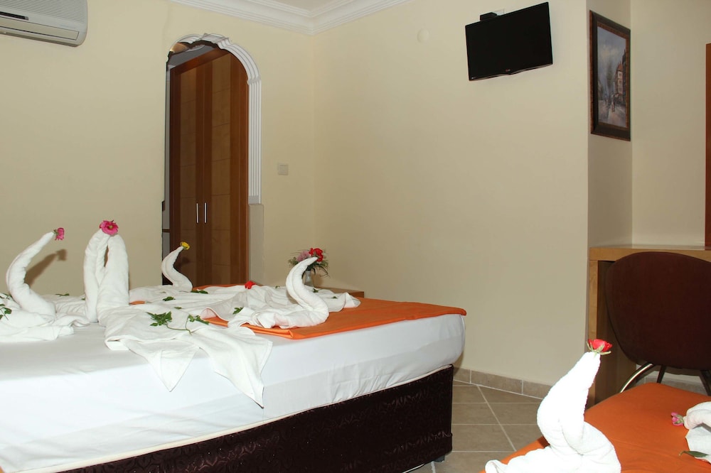 Temple Side Hotel 13/29