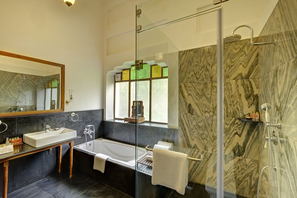 Saraca Hotel Lucknow 41/42