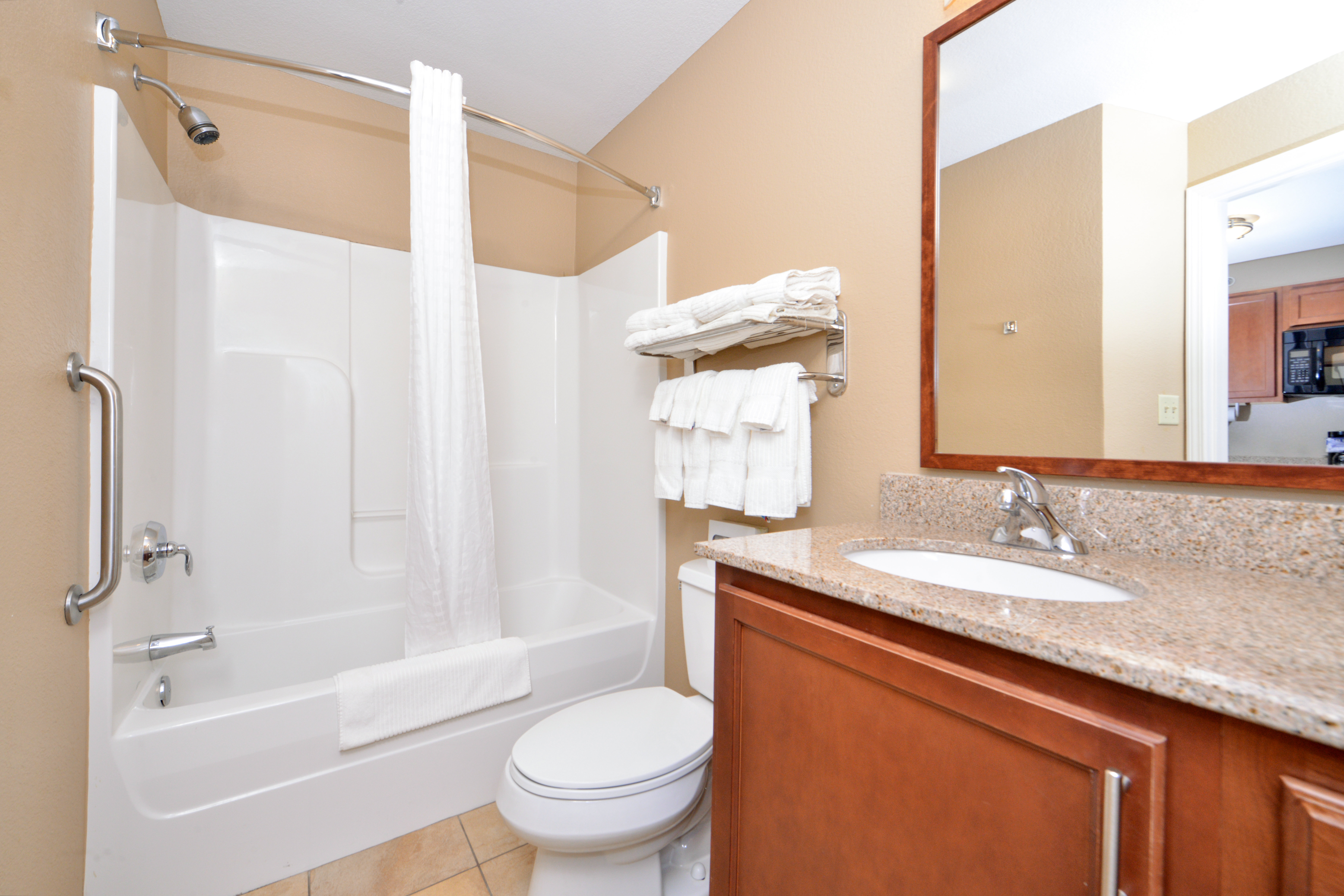 Candlewood Suites Kansas City Northeast 71/73