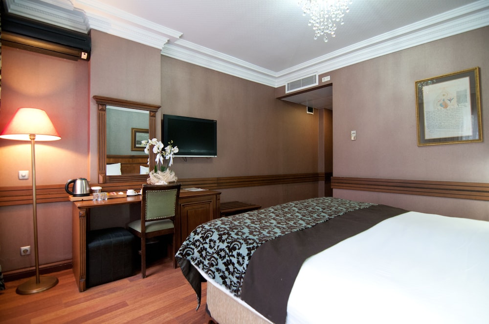 FERMAN HOTEL 19/72