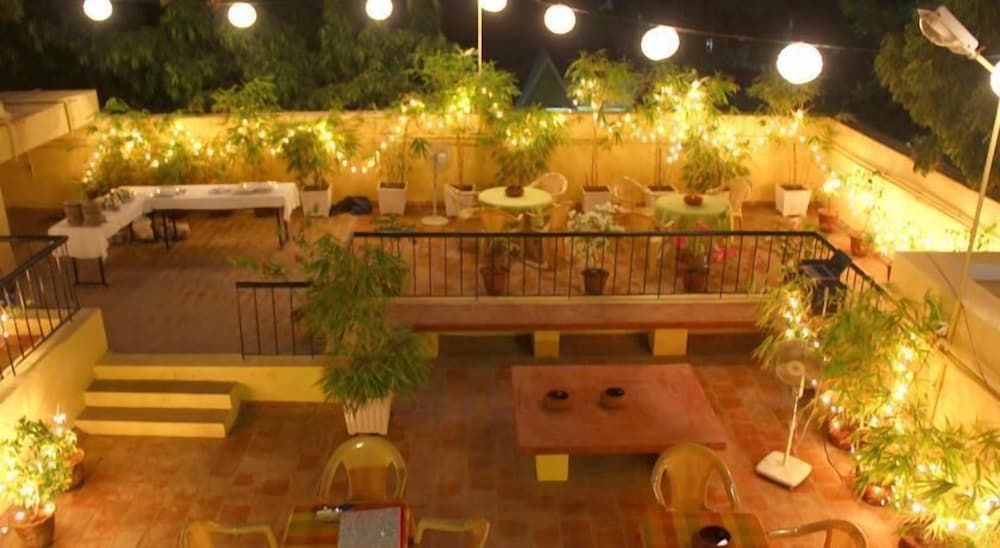 Hanu Reddy Residences Poes Garden 2/57