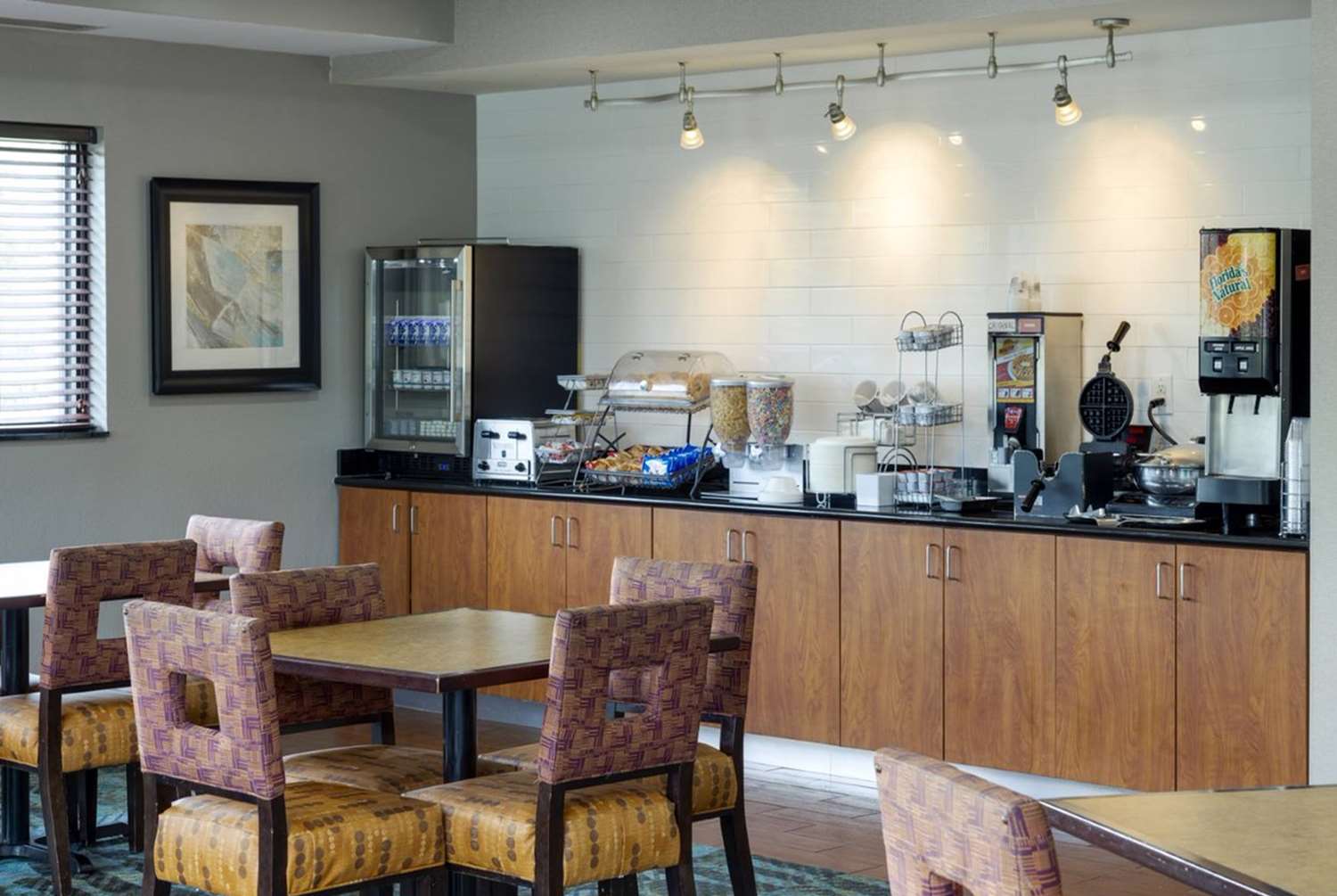 La Quinta Inn and Suites by Wyndham Edmond 23/29