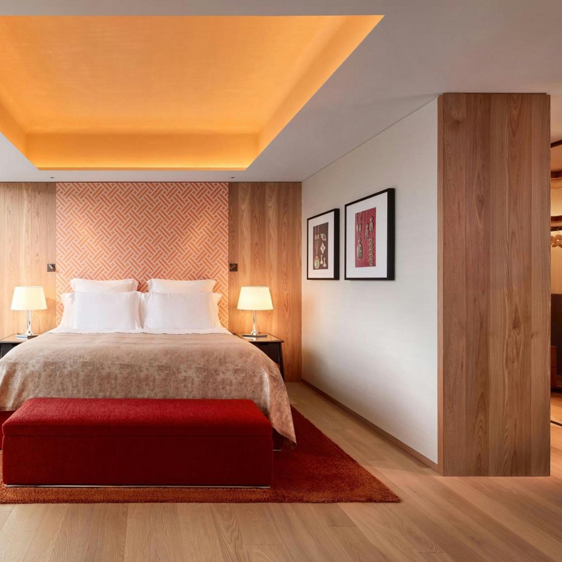 1 Bedroom, Superior, Suite, King Bed, Skyline View