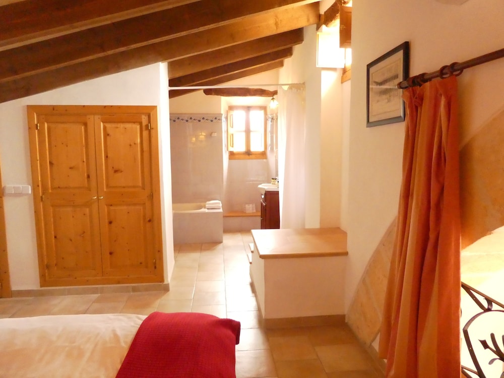 Finca Hotel Can Estades 36/63