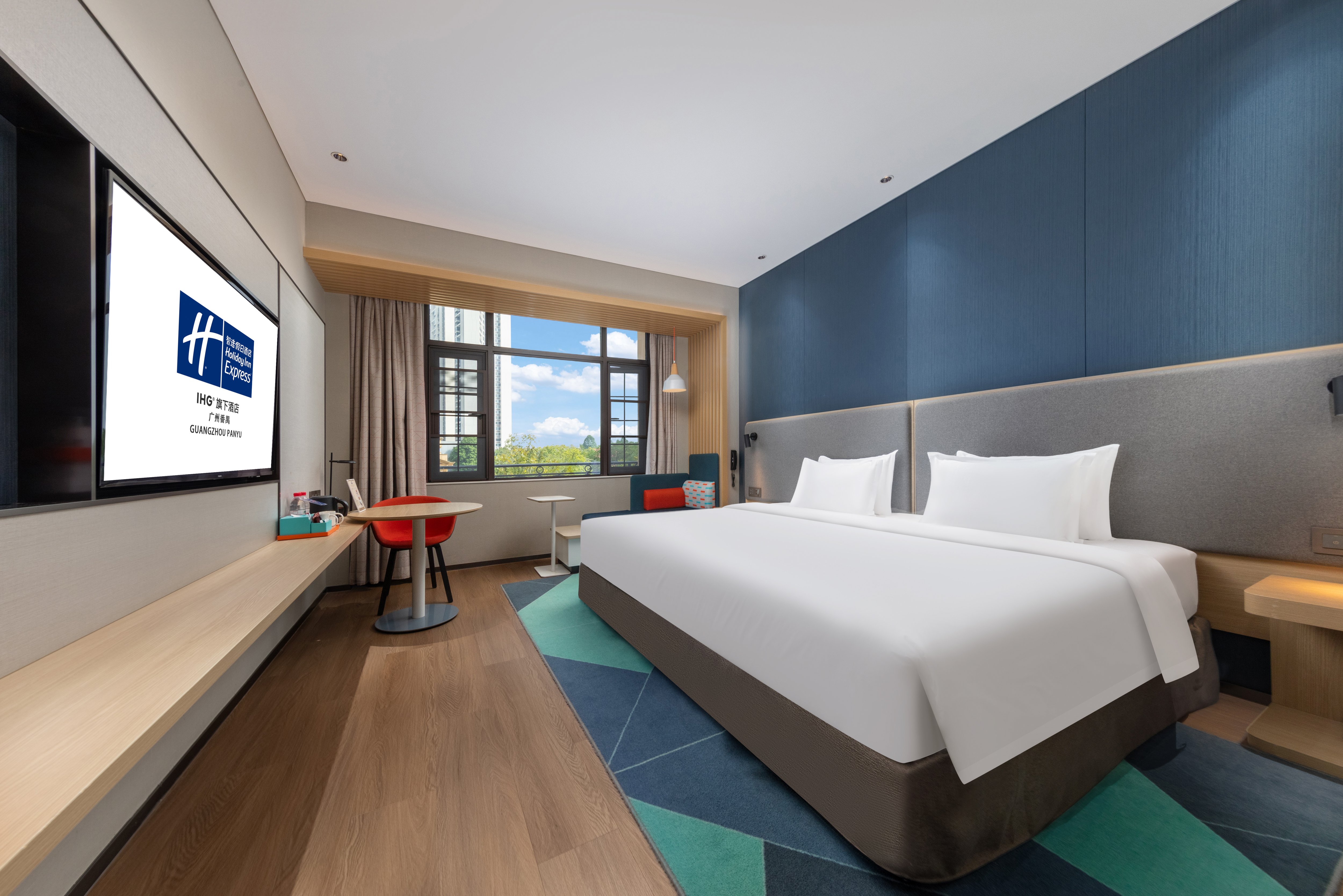 Standard, King Bed, Extra Floor Space