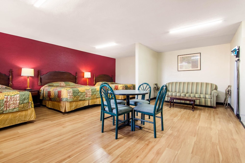 Rodeway Inn Pauls Valley 26/31