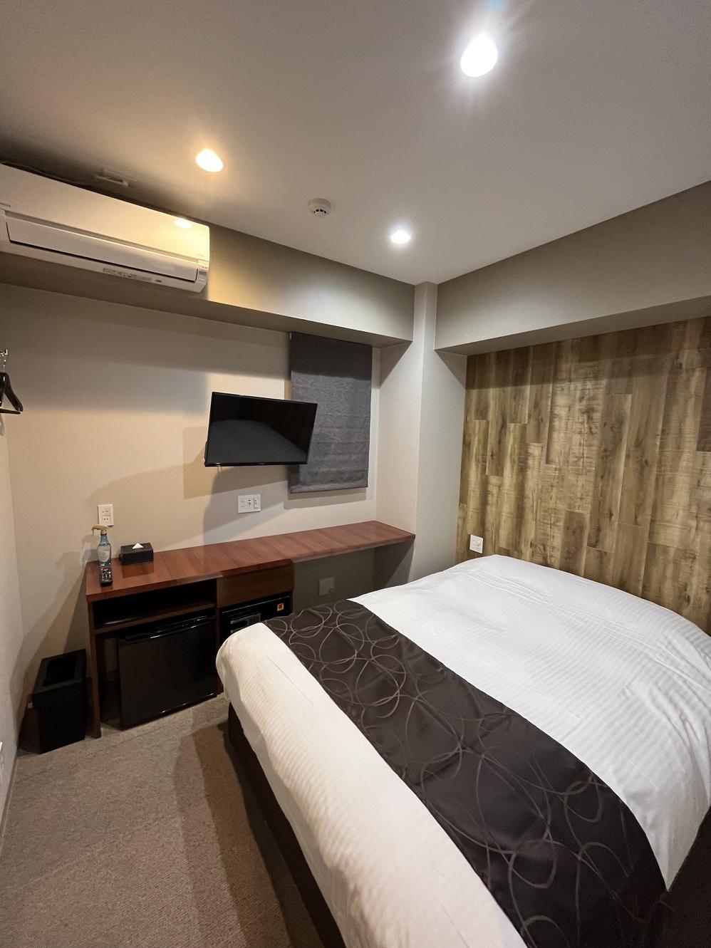 SEMI ROOM, SINGLE, SEMI DOUBLE BED