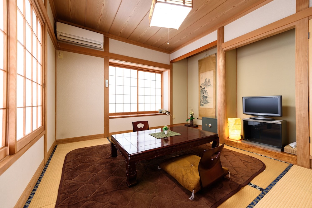 Yufuin Onsen Ryokan Jinnouchi 15/21
