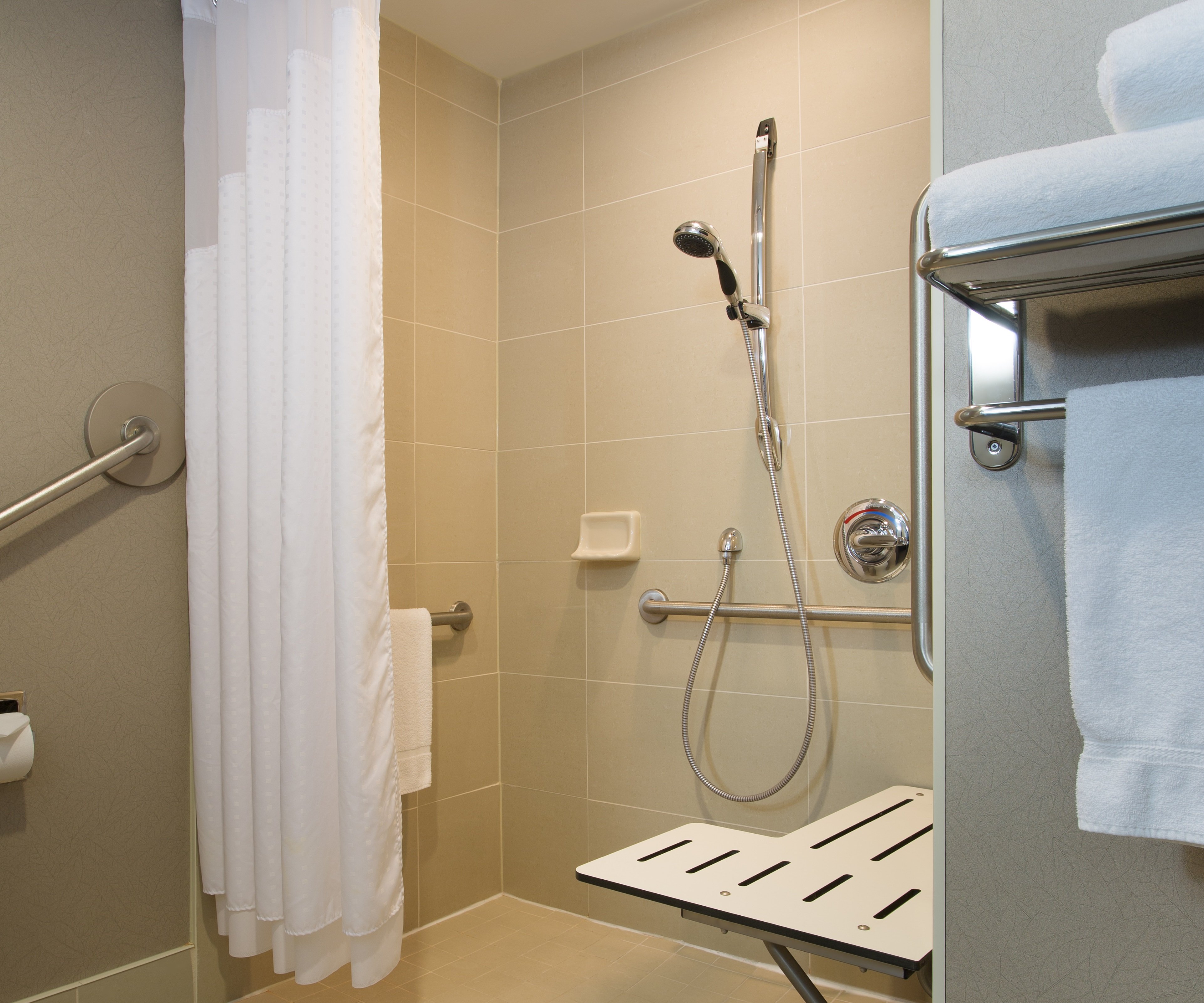 Holiday Inn Express Ottawa West Nepean 31/32