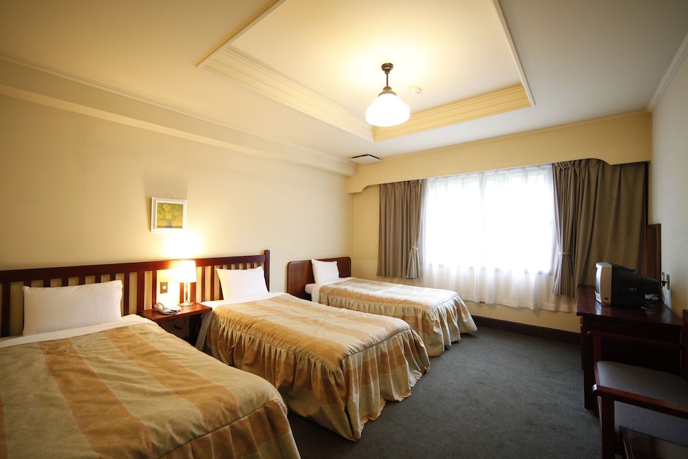 ROOM, TRIPLE