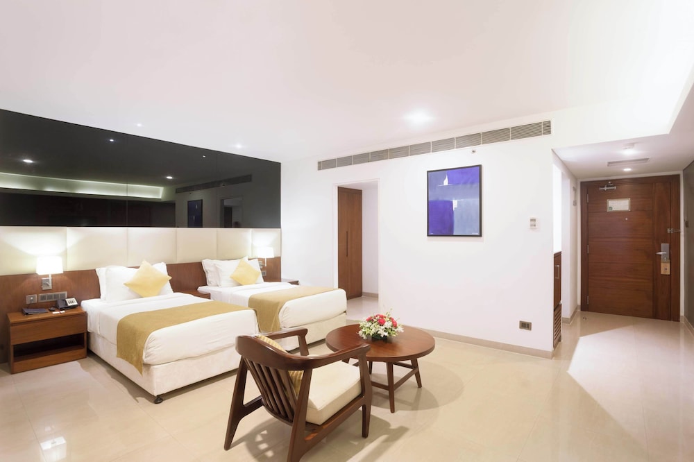 THE RAVIZ CALICUT 18/47