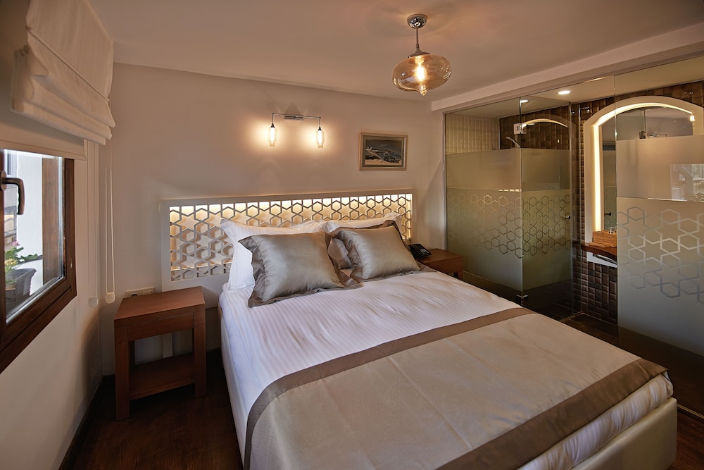 Arart Hotel 4/37