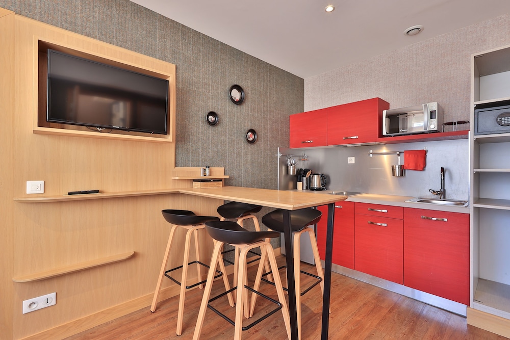 Hotel Provencal 33/50