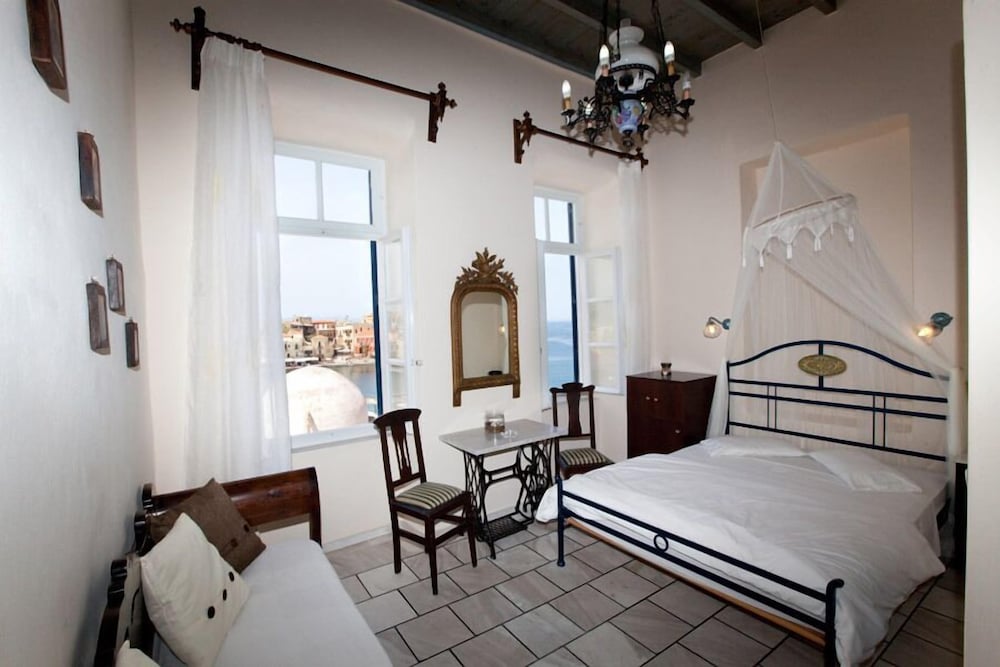 Pandora Suites 14/58