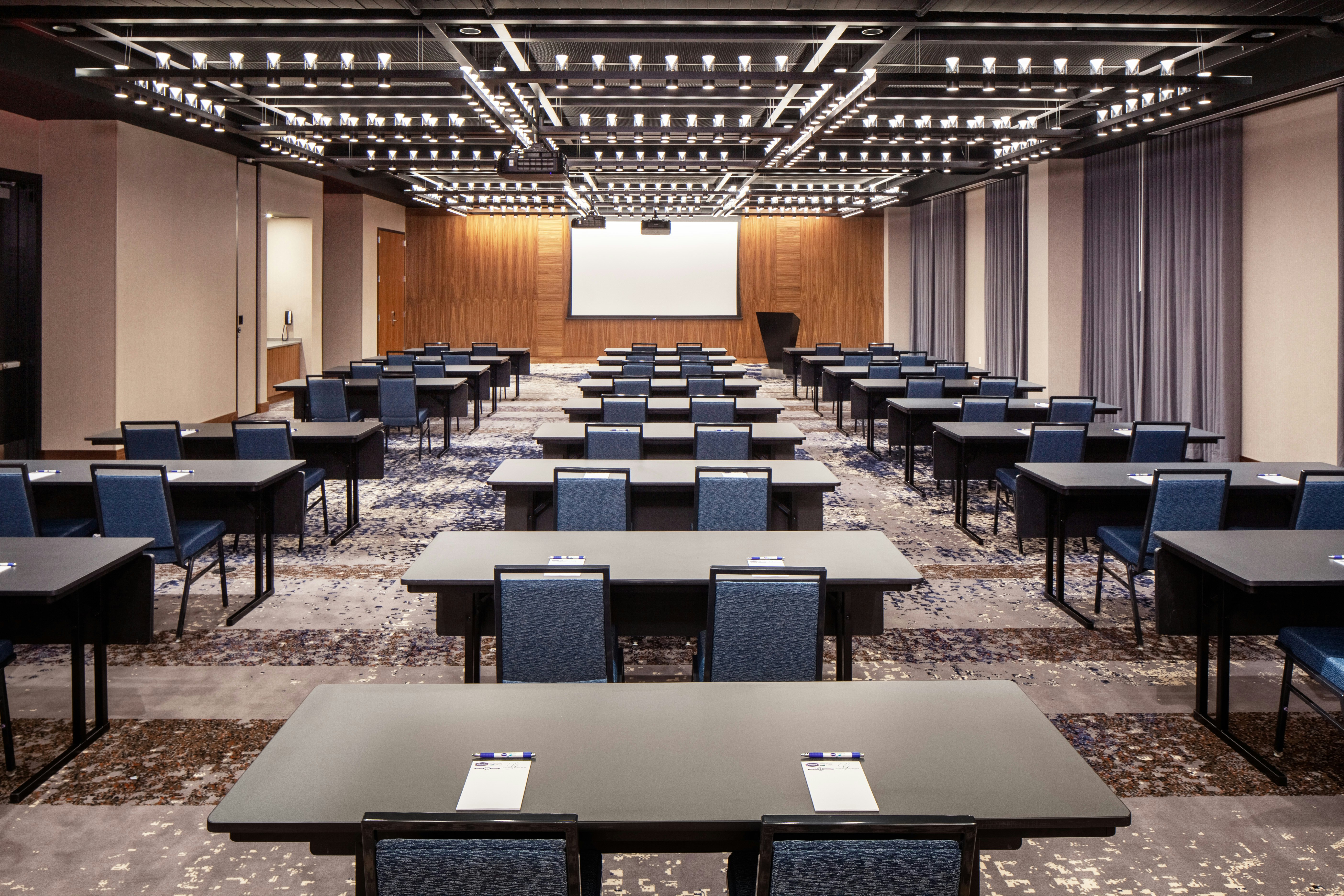 Hampton Inn Boston Seaport District 45/64