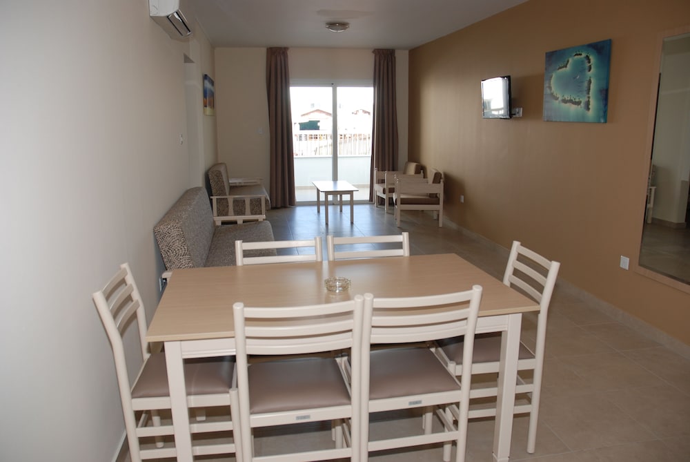 Christabelle Hotel Apartments 27/38