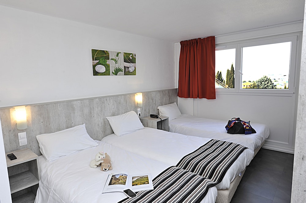 Brit Hotel Bosquet 6/50