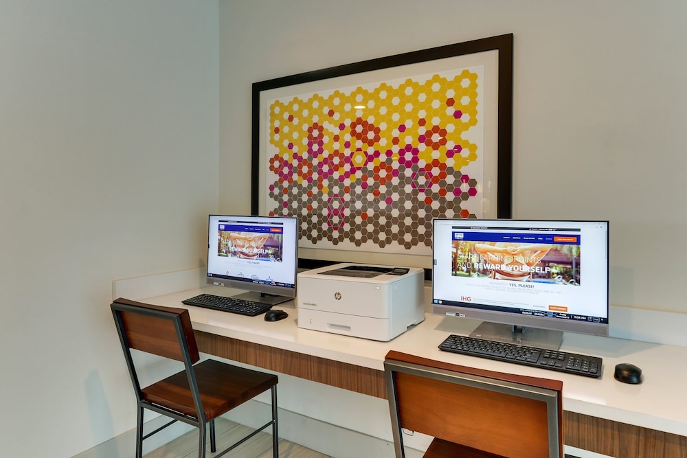 Holiday Inn Express Cincinnati North - Monroe 26/51