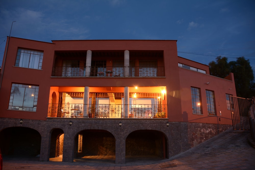 Hotel Chocolate Suites photo3