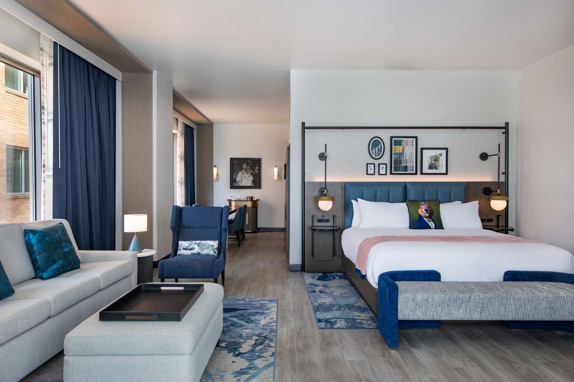 JENKINS HILL, SUITE, KING BED, SOFA, ACCESSIBLE
