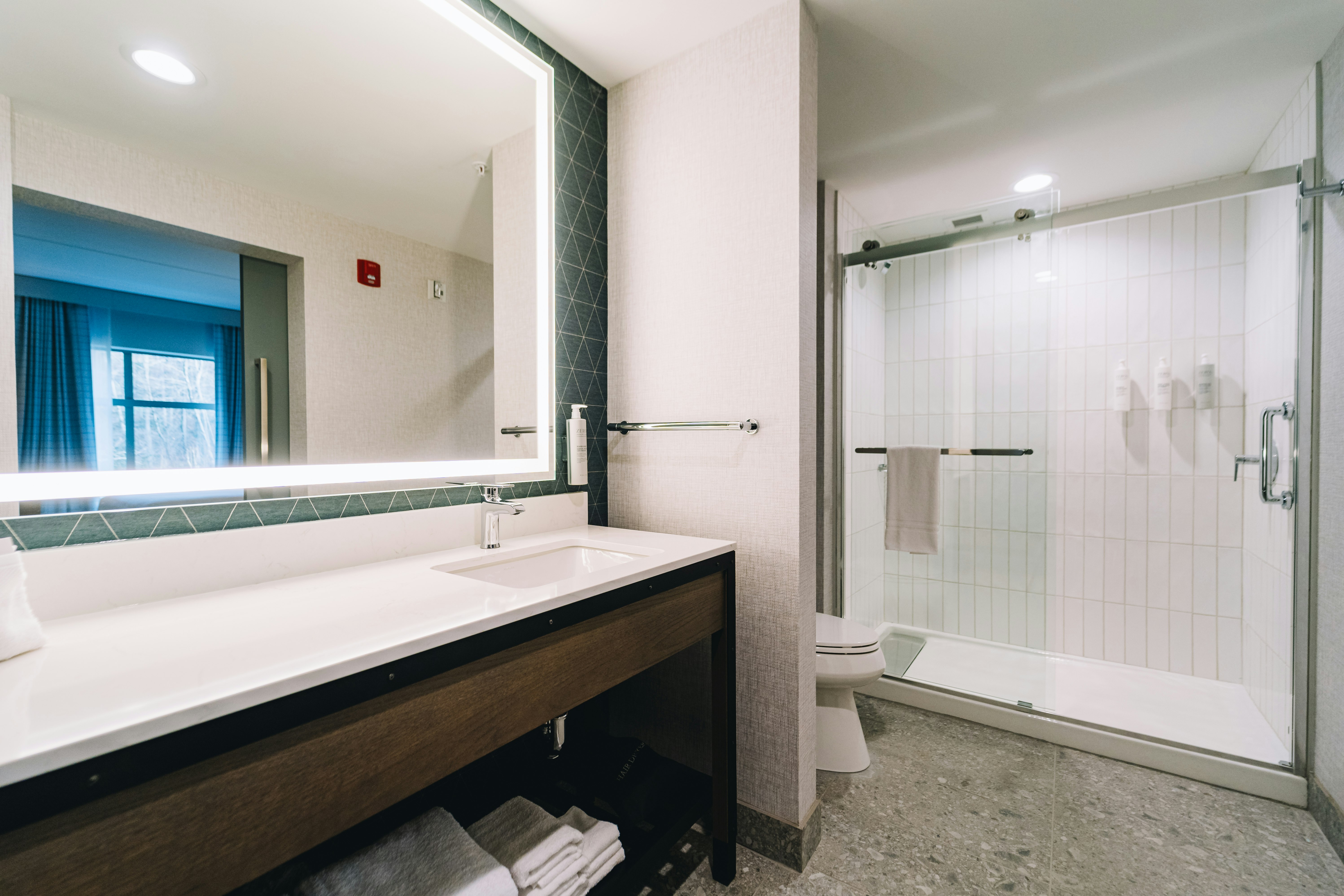 جناح ديلوكس بسريرين كوين بغرفتين، Embassy Suites by Hilton Gatlinburg Resort 5/6