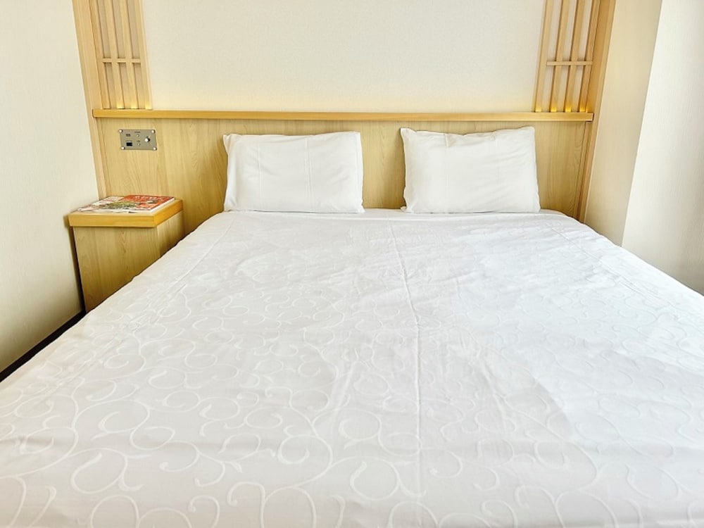 ROOM, DOUBLE BED