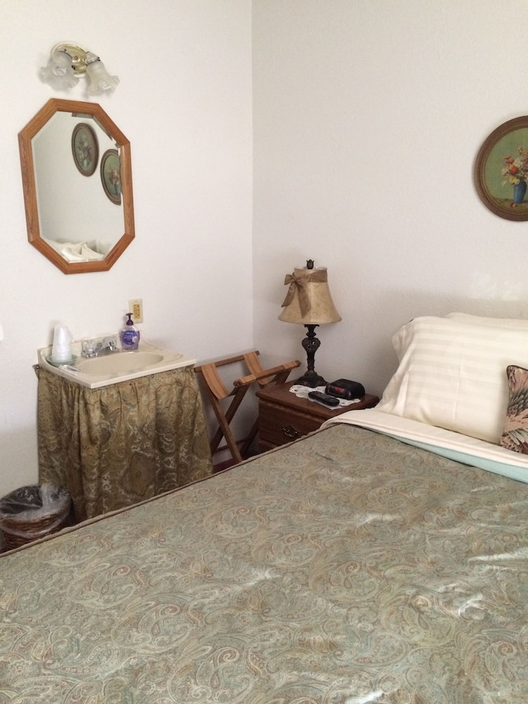 The Courtland Hotel and Day Spa 20/76