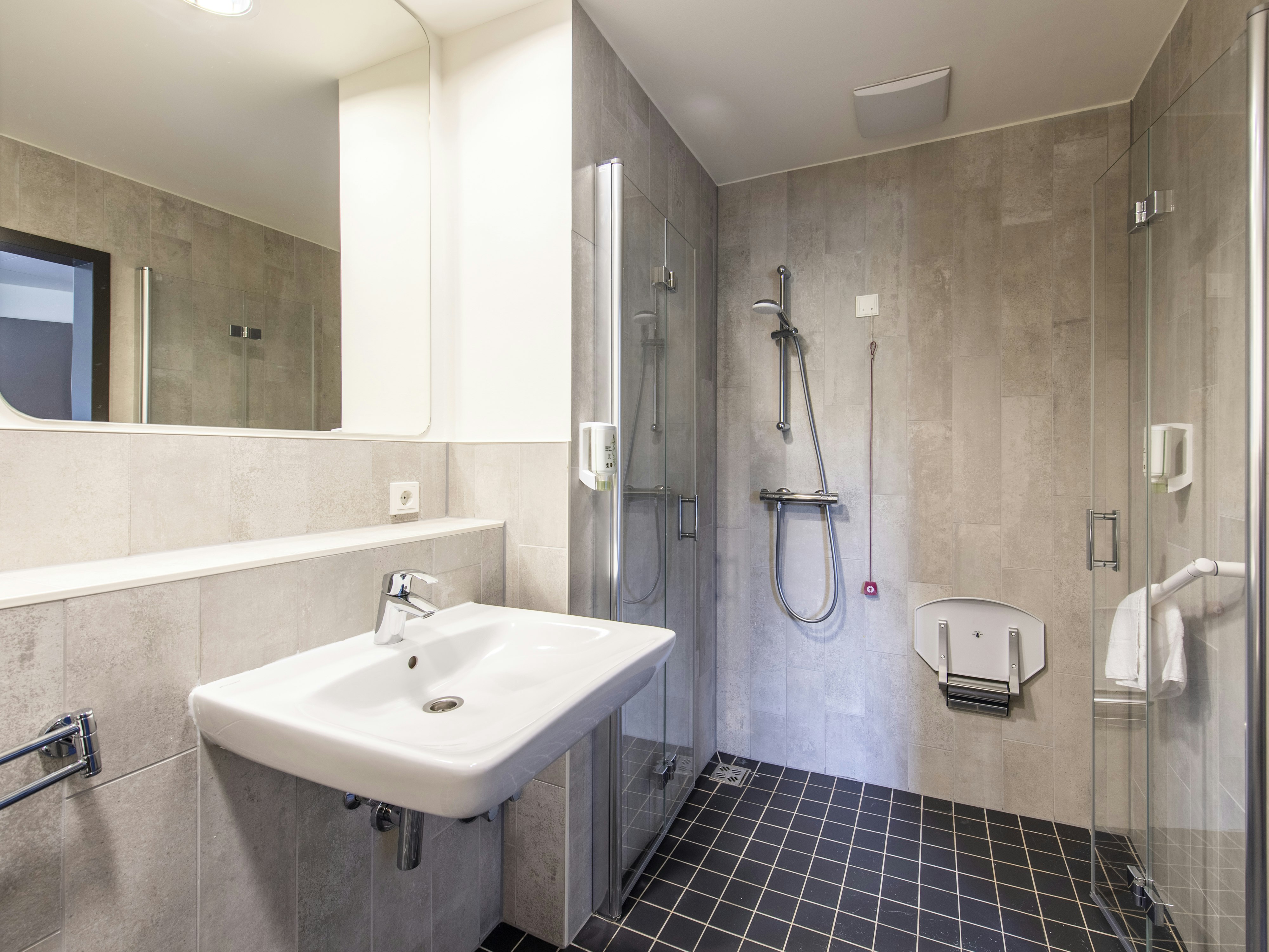 B&B HOTEL Salzburg-Sud 46/46