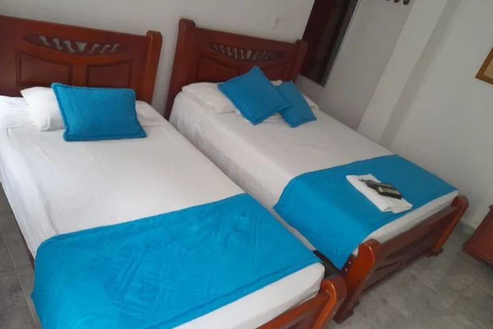 Hotel Isla Capri 6/17