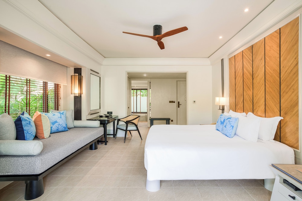 Garden, Deluxe, Pavilion, King Bed