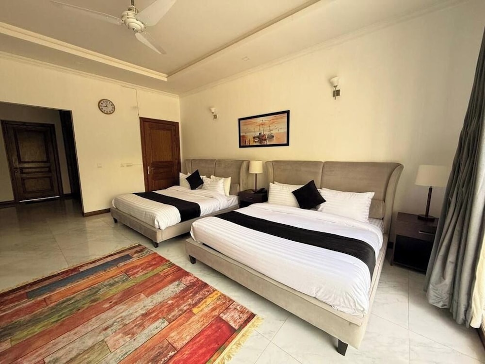 Rhodium Elite Hotel 21/56