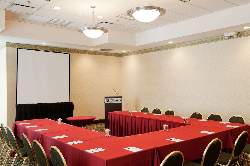 HILTON GARDEN INN FAIRFAX 56/61