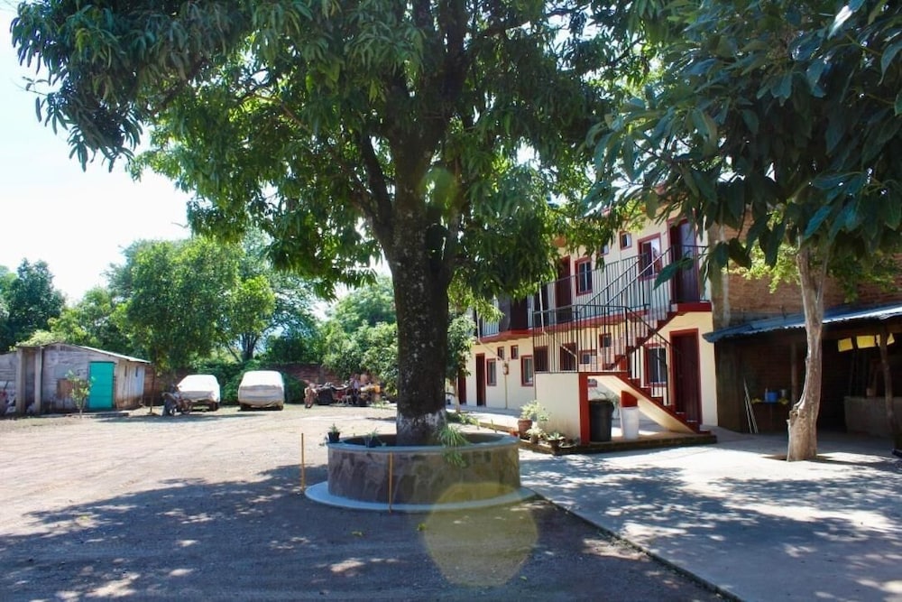 Meson La Huerta 30/30