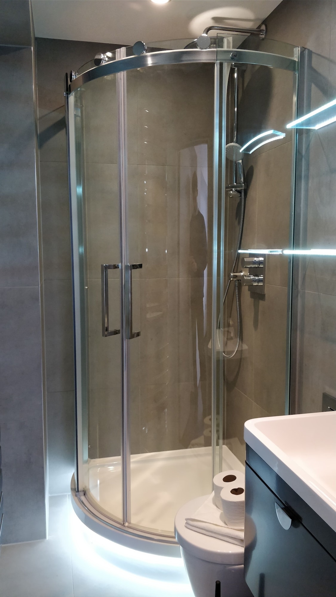3 Bedrooms, Apartment, 7 Beds، Access Tower Hill 3/4