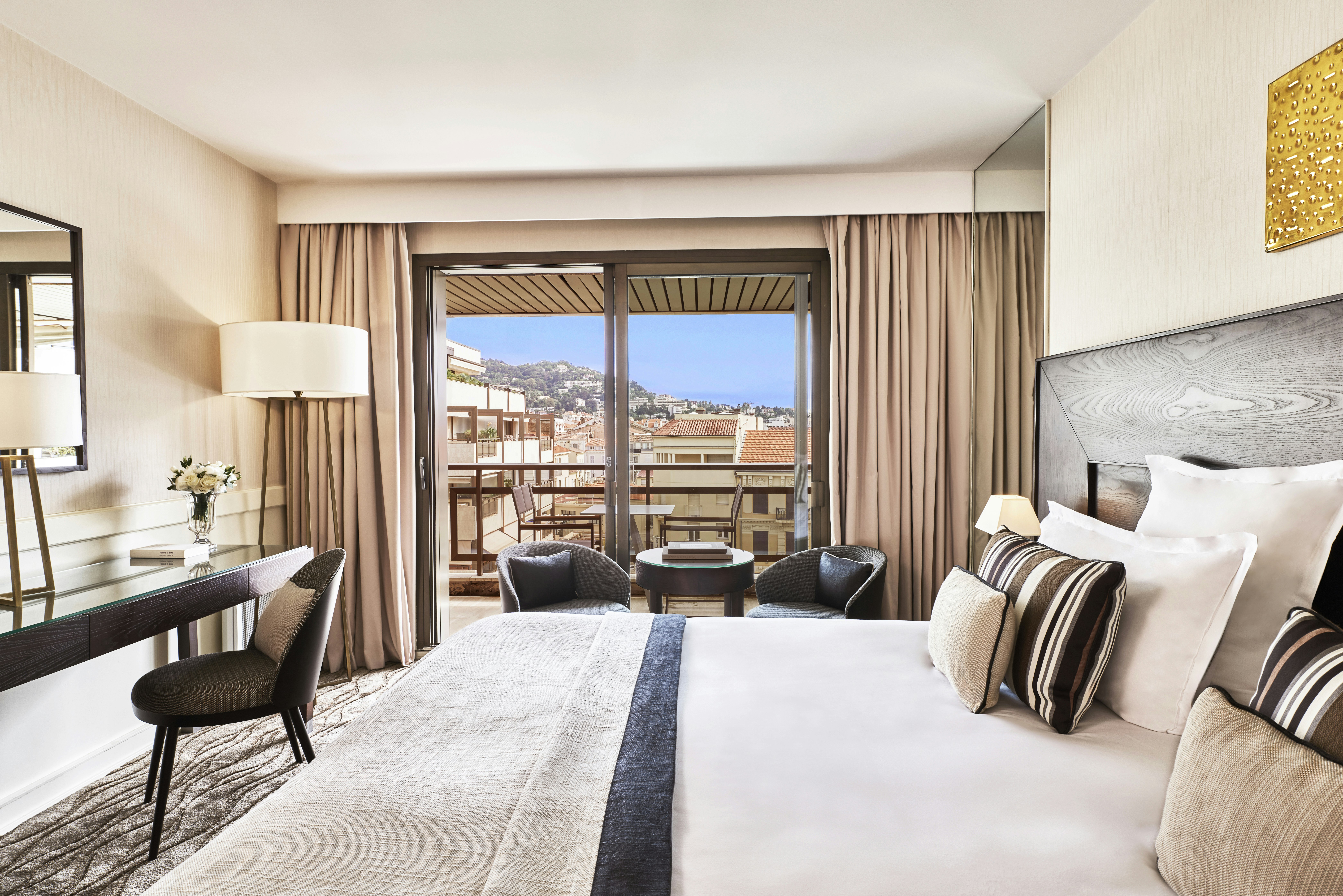 Hotel Barriere Le Gray D Albion Cannes 28/75