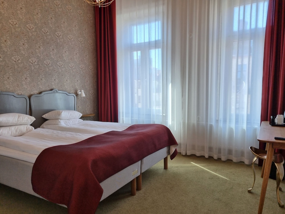 1 BEDROOM, JUNIOR SUITE