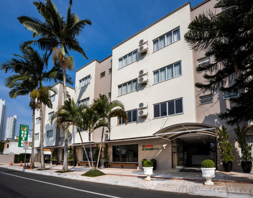 Rosenbrock Hotel 2/70