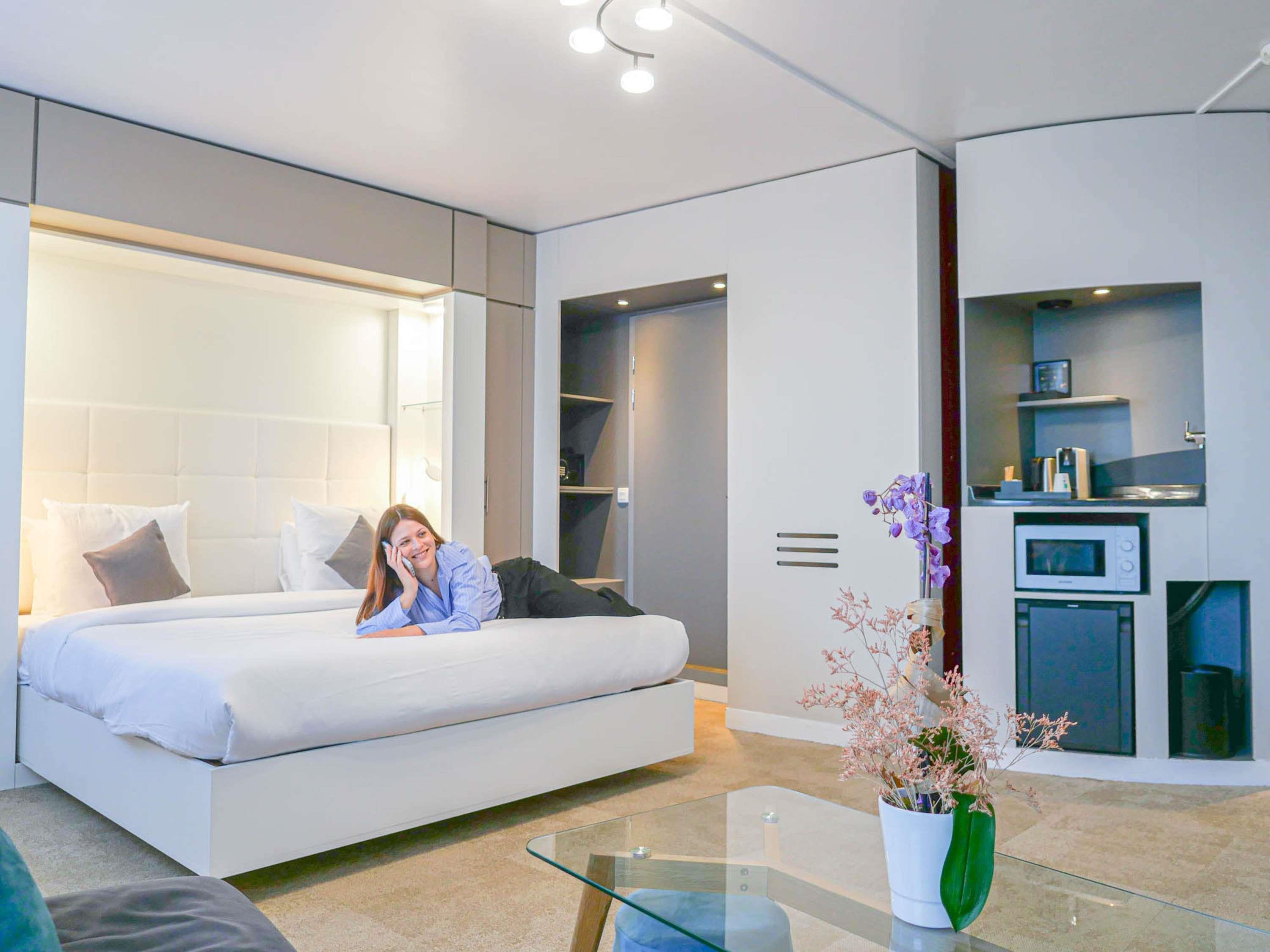 SUPERIOR, SUITE, DOUBLE BED, SOFA