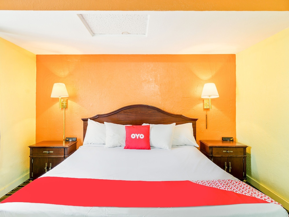 جناح بسرير كوين بغرفة نوم واحدة، OYO Hotel Downtown Peoria I-74 3/10